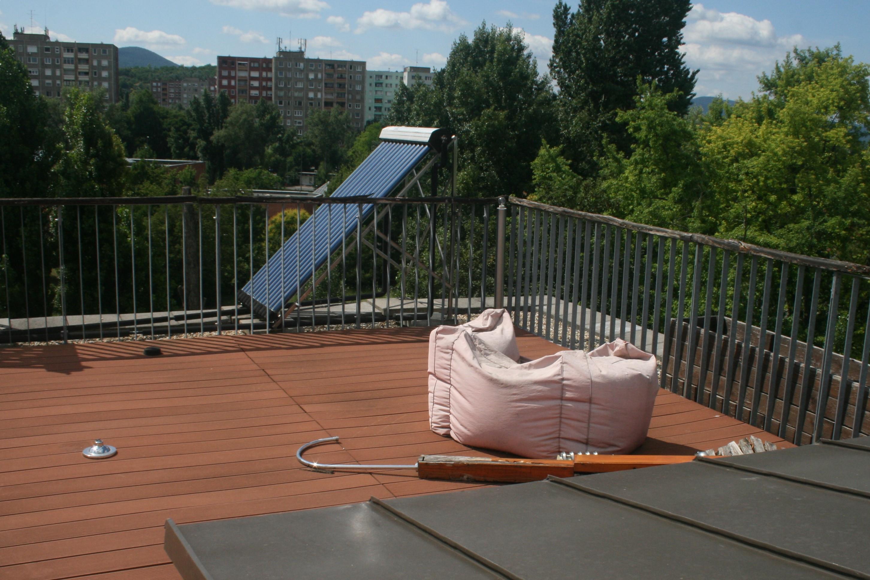 116sm, 4 rooms apartment with panoramic view , roofterrace is for sale in an apartmenthpse with swimming pool in Budapest